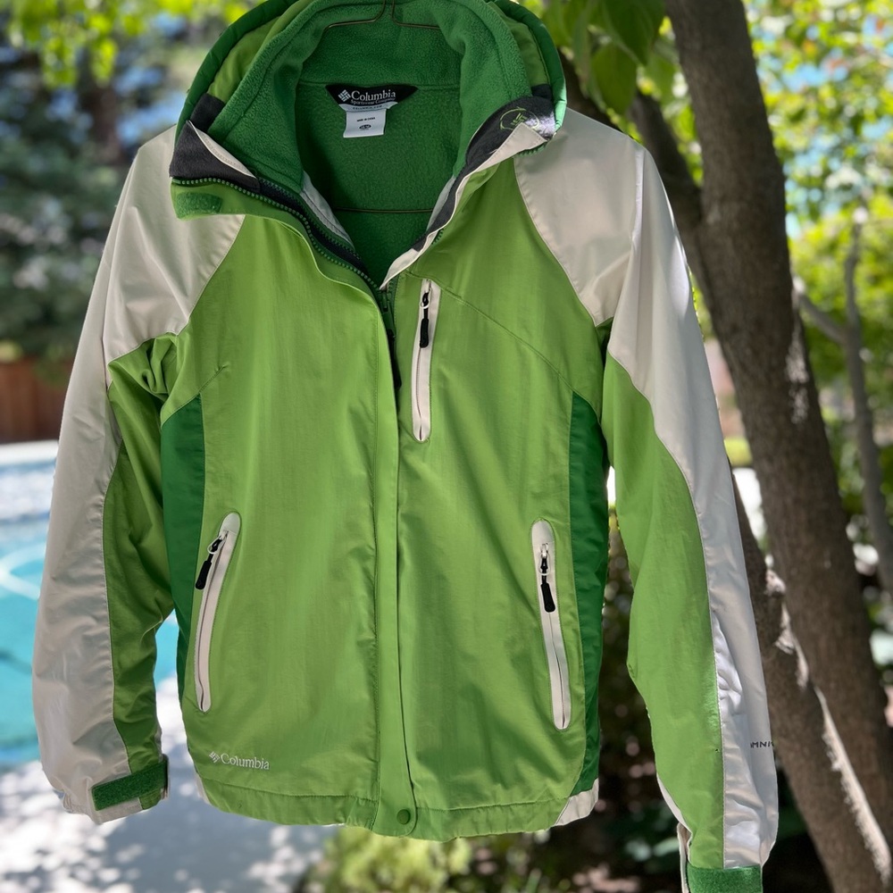 Columbia Green and White girls coat. Outdoor Essential